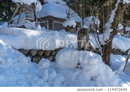日本岐阜縣白川八幡神社的風景，以合掌式建築聞名 114972640