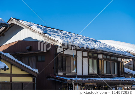 日本岐阜縣白川鄉的風景，以合掌式建築聞名 114972928