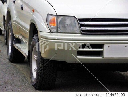 Car image: Front mask of the second generation Land Cruiser Prado 114976403