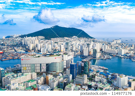 Nampo-dong and Yeongdo Island seen from Busan Tower 114977176