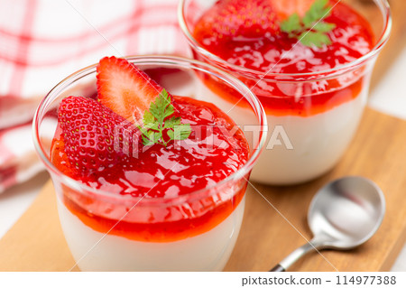 草莓優格慕斯 草莓優格慕斯 114977388