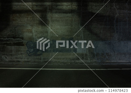 黑暗隧道、高架軌道下的隧道、城市地下通道、黑暗隧道 114978423