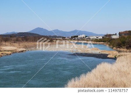 Kumamoto Prefecture: Scenery of Midorikawa River and Mt. Kinpu 114978757