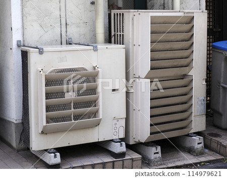 帶百葉窗的空調室外機 114979621