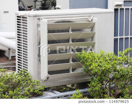 帶百葉窗的空調室外機 帶百葉窗的空調室外機 114979625