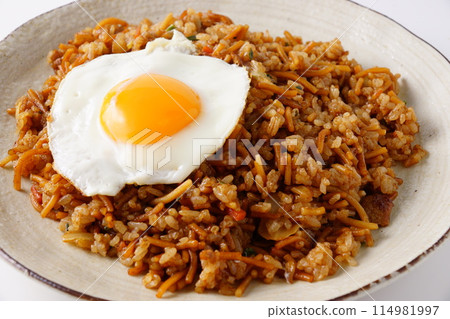 Soba-meshi and fried egg Soba-meshi and fried egg 114981997