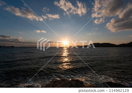 Beautiful Seto sunset 114982129