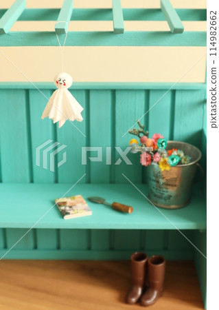Teru Teru Bouzu, a pergola-like seating arbor, and rain boots Teru Teru Bouzu, a pergola-like seating arbor, and rain boots 114982662