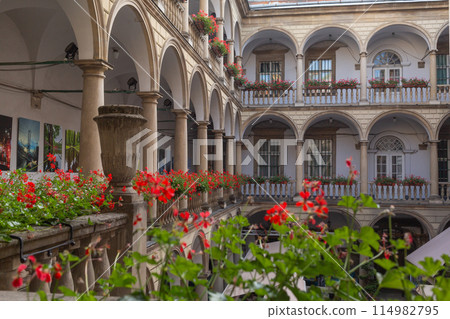 【烏克蘭】利沃夫老城義式庭院歷史建築 【烏克蘭】利沃夫老城義式庭院歷史建築 114982795