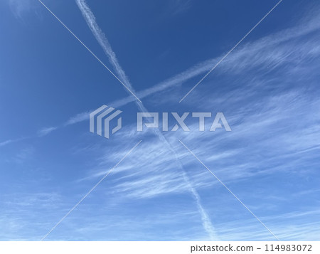 Contrail Cross 114983072
