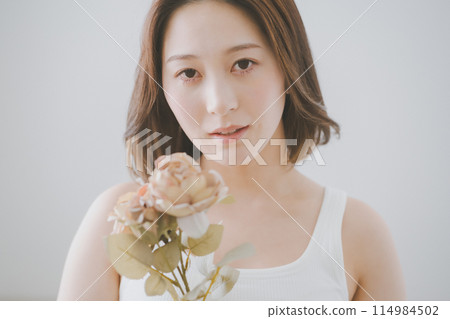 female, lady, woman 114984502