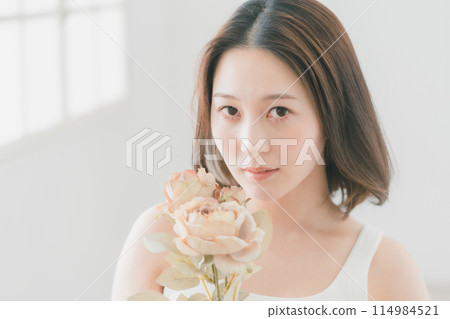 female, lady, woman 114984521
