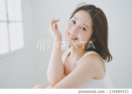 female, lady, woman 114984551