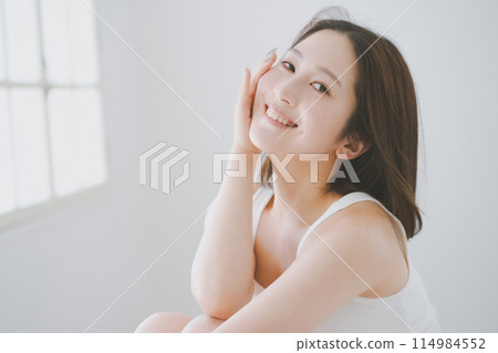 female, lady, woman 114984552