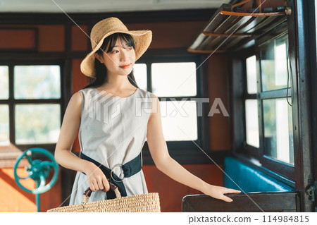 坐火車旅行的女人 114984815
