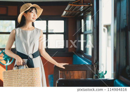 坐火車旅行的女人 114984816