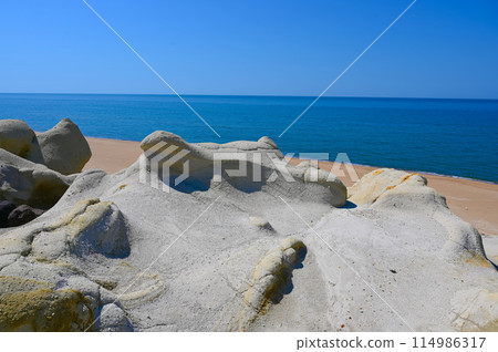 交野海岸、長者宅邸遺址、怪石、加賀市 114986317