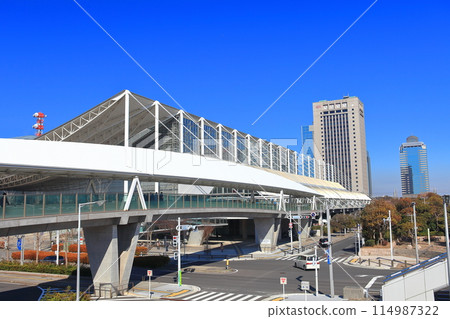 [Chiba Prefecture] Makuhari Messe International Exhibition Hall on a clear day 114987322