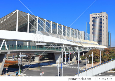 [Chiba Prefecture] Makuhari Messe International Exhibition Hall on a clear day 114987326