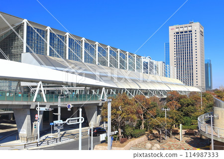 [Chiba Prefecture] Makuhari Messe International Exhibition Hall on a clear day 114987333