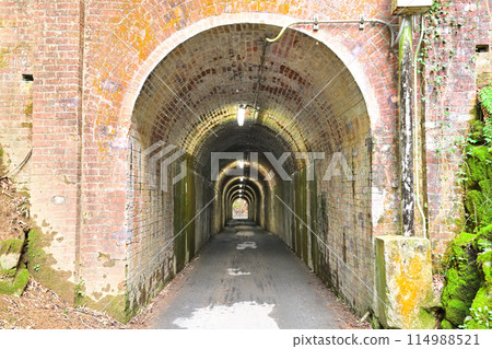 The brick-built Aisaka Tunnel in Kojicho, Himeji City 114988521