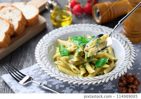 Penne Genovese(北海道鮮奶油餘韻)濃鬱濃鬱的Genovese醬 Penne Genovese(北海道鮮奶油餘韻)濃鬱濃鬱的Genovese醬 114989085