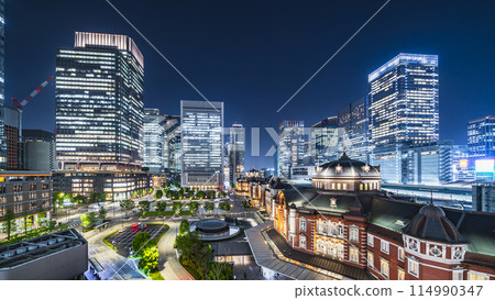Night view of Tokyo Station illuminated [Chiyoda Ward, Tokyo] 114990347