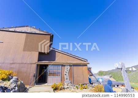 Mt. Ontake: Blue sky and Ninoike Hutte Mt. Ontake: Blue sky and Ninoike Hutte 114990553