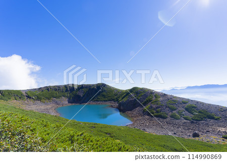Mount Ontake: Cobalt blue pond Mount Ontake: Cobalt blue pond 114990869