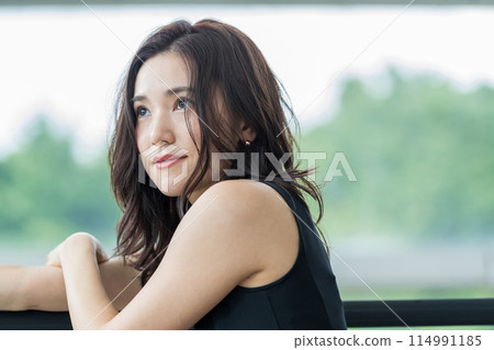 Women's Beauty 114991185