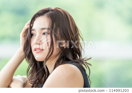 Women's Beauty 114991203