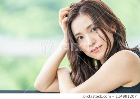 Women's Beauty Women's Beauty 114991207