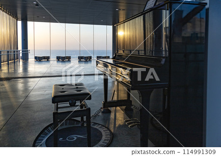 Station piano at Hitachi Station, Hitachi City, Ibaraki Prefecture Station piano at Hitachi Station, Hitachi City, Ibaraki Prefecture 114991309