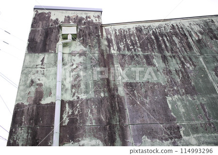 Exterior wall chalking color unevenness exterior wall painting caulking texture 114993296