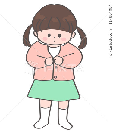 幼兒女孩扣衣服的插圖 114994894