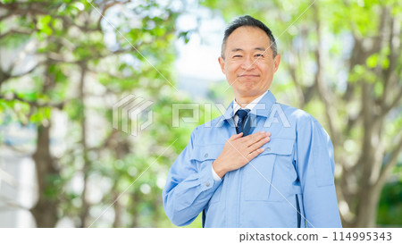 Middle-aged men, work clothes, leave it to us Middle-aged men, work clothes, leave it to us 114995343