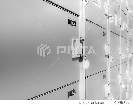 Coin lockers 114996292