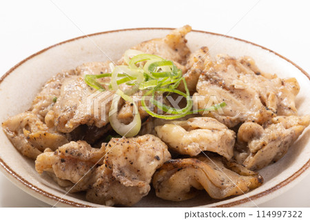 Charbroiled chicken belly 114997322