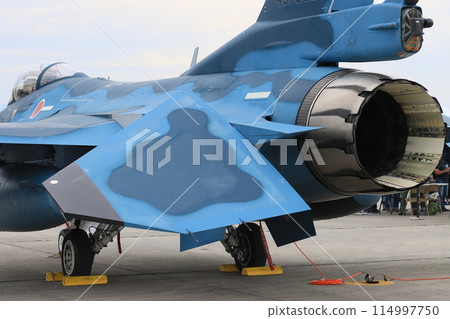 F2 fighter jet engine nozzle 114997750