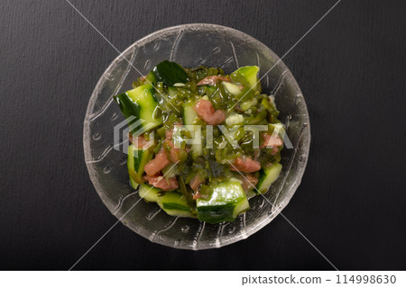 [Sanriku mekabu] Chopped mekabu and cucumber dressed in plum paste 114998630