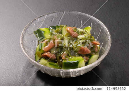 [Sanriku mekabu] Chopped mekabu and cucumber dressed in plum paste 114998632