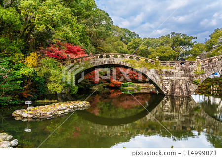 諫早公園（女橋）的紅葉【長崎縣諫早市】 114999071
