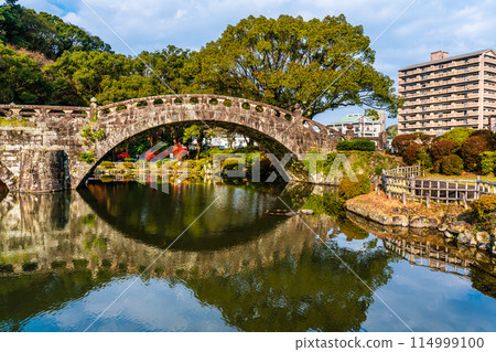 諫早公園(女橋)的紅葉【長崎縣諫早市】 諫早公園(女橋)的紅葉【長崎縣諫早市】 114999100