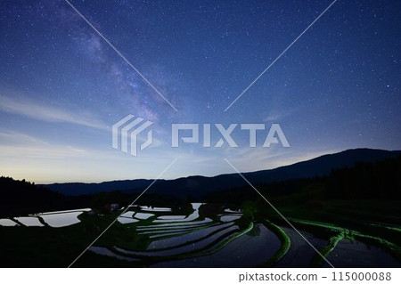 Mt. Hyonose and the Milky Way from the rice terraces of Betsumiya 115000088