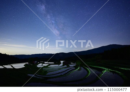 Mt. Hyonose and the Milky Way from the rice terraces of Betsumiya 115000477
