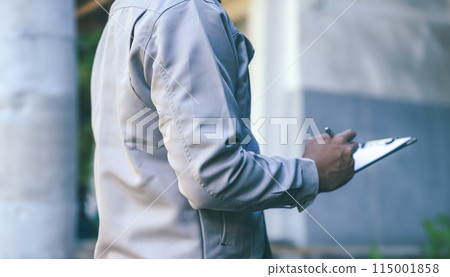 Man in work clothes / Construction and construction related 115001858