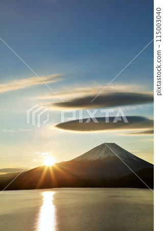 日本的黎明富士山和太陽 115003040