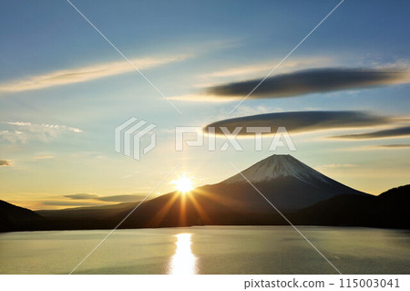 日本的黎明富士山和太陽 115003041