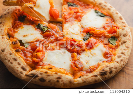 Pizza Margherita Pizza Margherita 115004210
