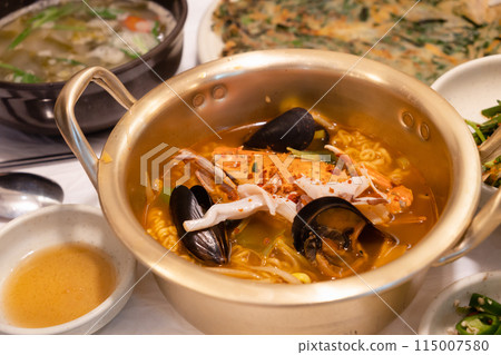 Korean Ramen Ramyeon 115007580